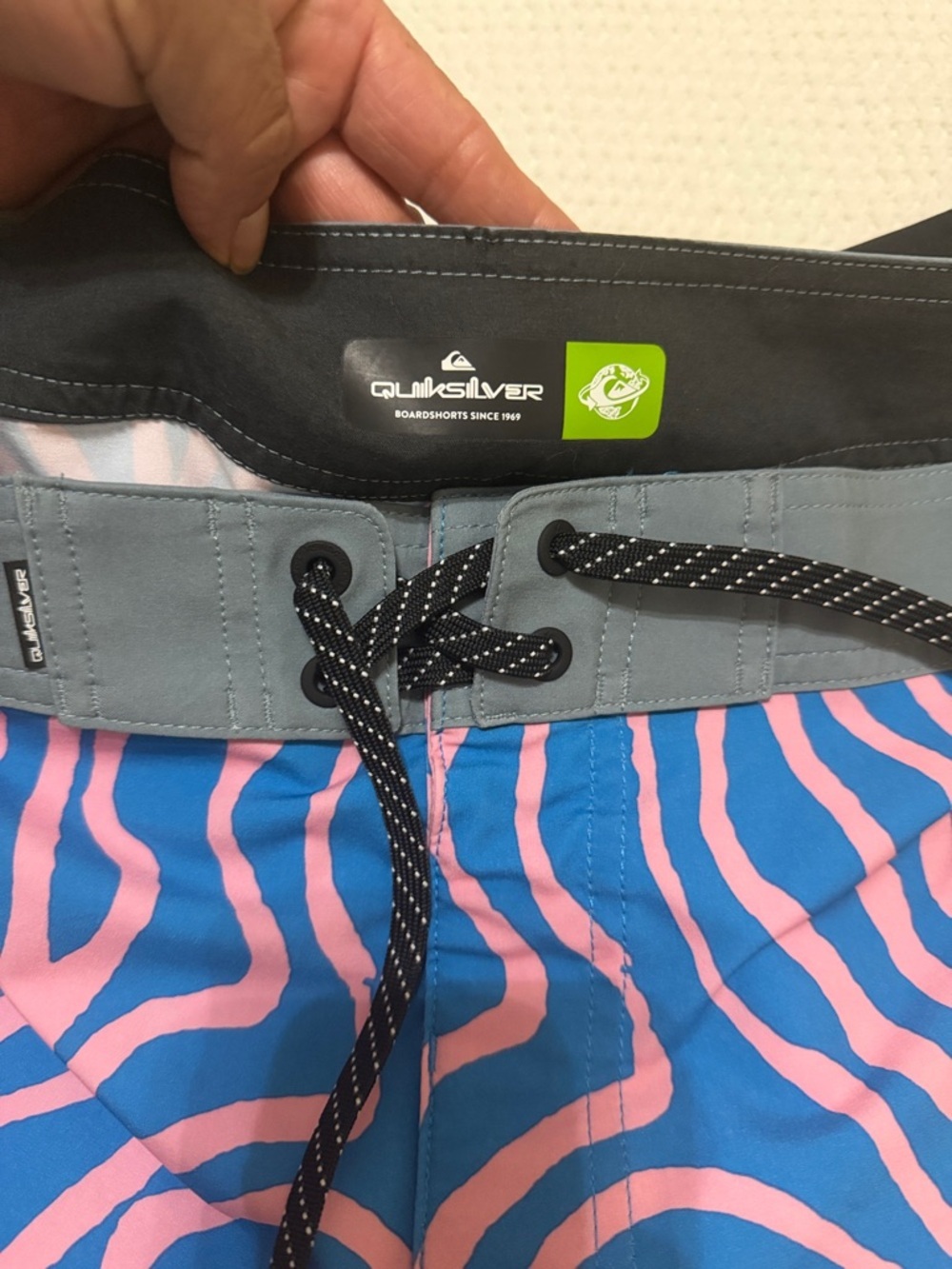 Quiksilver Men’s Pink & Blue Zebra Print Boardshorts with Black Panels - Picture 3 of 7